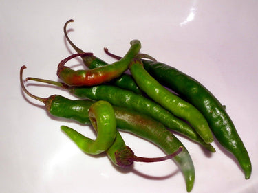 25 Organic KOREAN Dark GREEN PEPPER Lady Han Hot Chili Long Red Capsicum Annuum Seeds